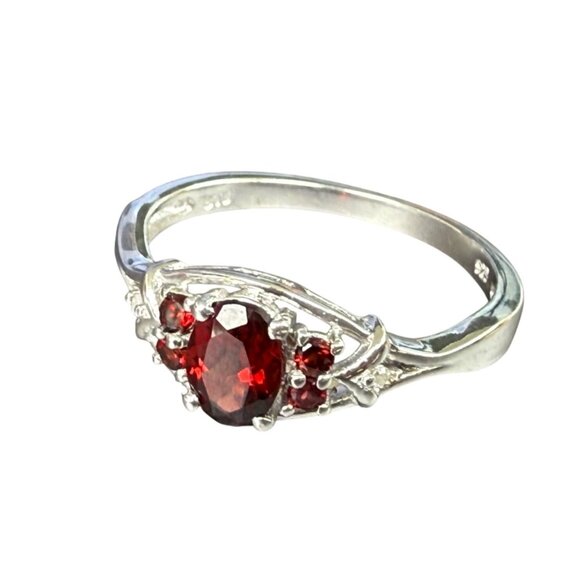STS Sterling Silver 925 Garnet Gemstone Ring Size 10 - Picture 2 of 4